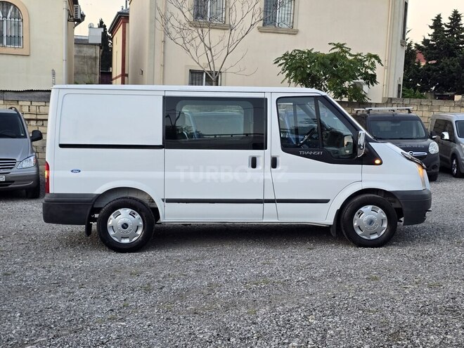 Ford Transit-4