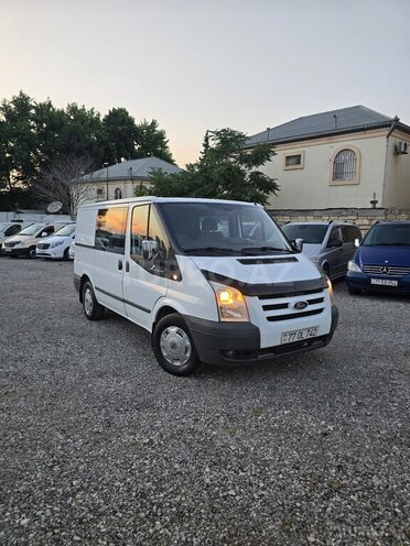 Ford Transit-3