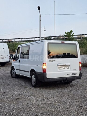 Ford Transit-5