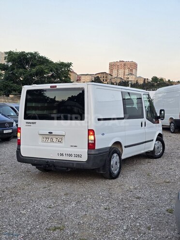 Ford Transit-7