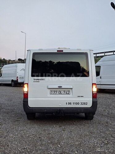 Ford Transit-6