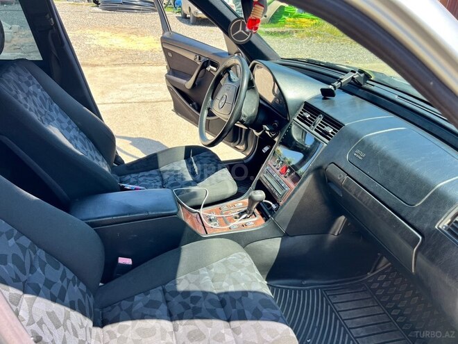 Mercedes C 200-6