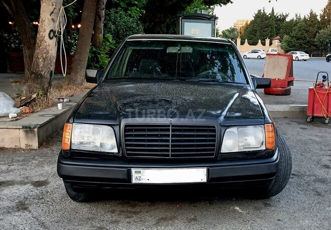 Mercedes 200 E-1
