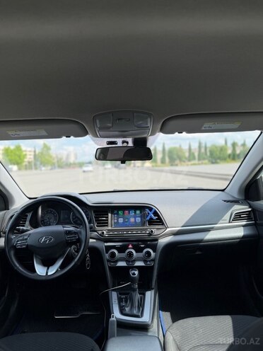 Hyundai Elantra-6