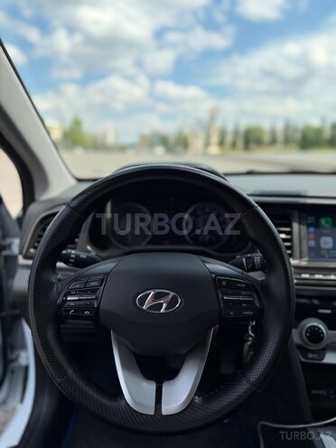 Hyundai Elantra-7