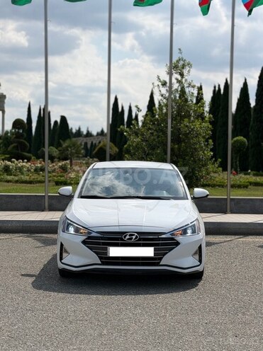 Hyundai Elantra-1
