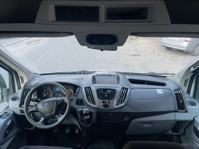Ford Transit-5