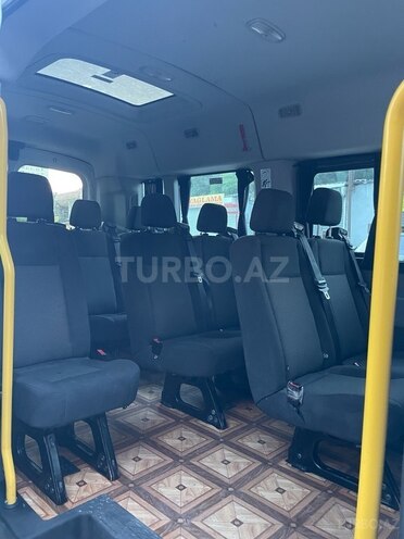 Ford Transit-8