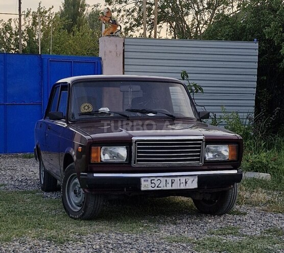 LADA (VAZ) 2107-1