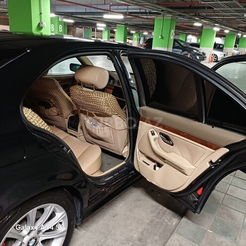 BMW 525-7
