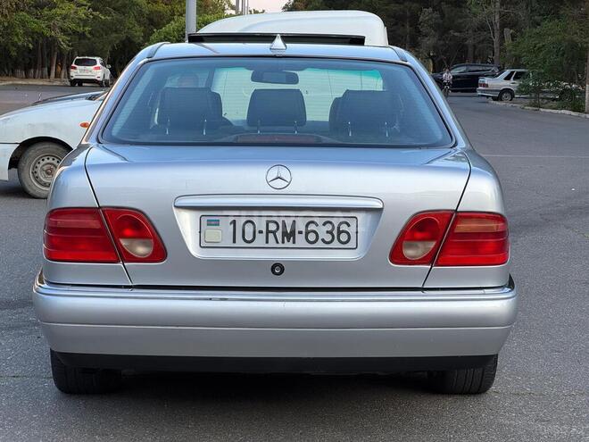 Mercedes E 240-10