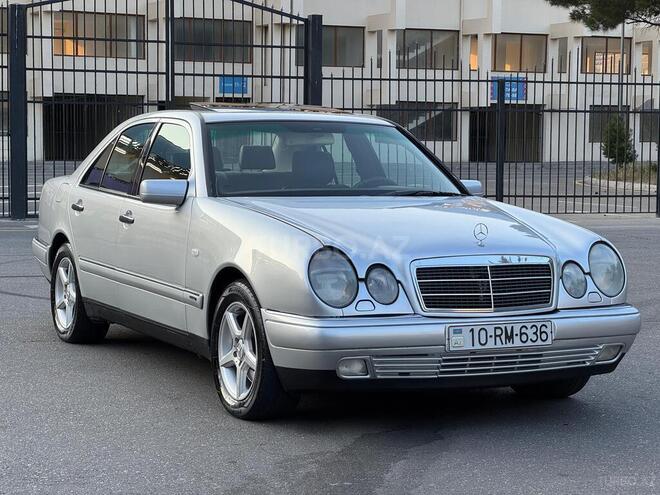 Mercedes E 240-5
