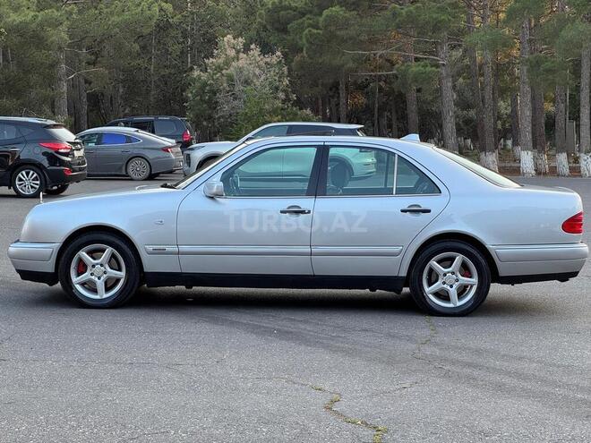 Mercedes E 240-8