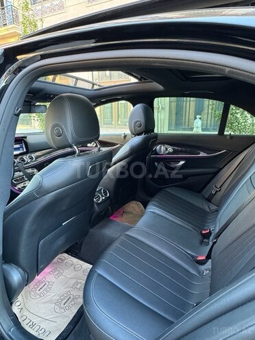 Mercedes E 300-9