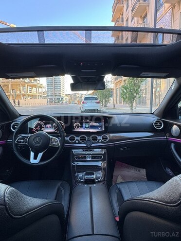 Mercedes E 300-11