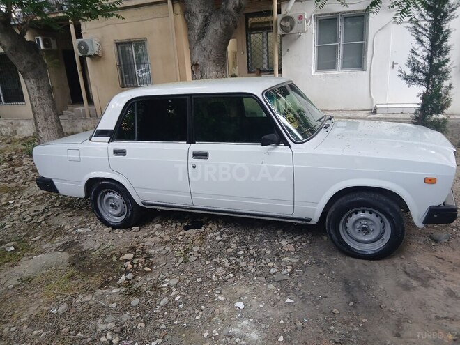 LADA (VAZ) 2107-2