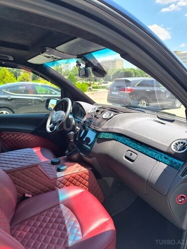Mercedes Viano-8