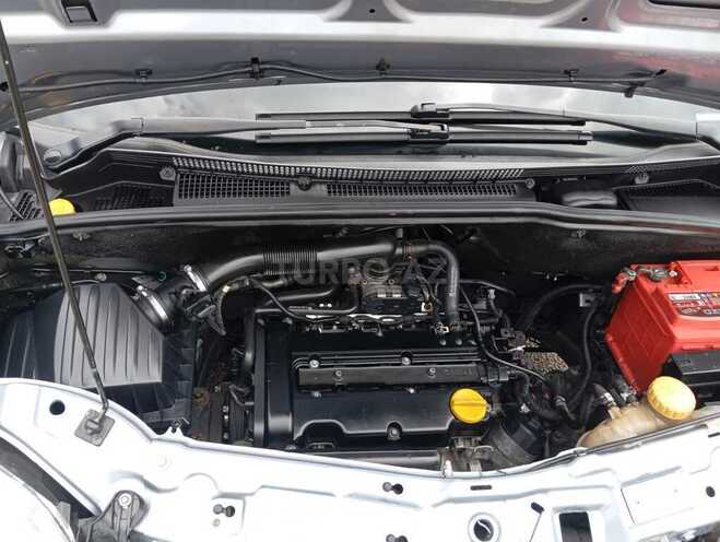 Opel Meriva-16