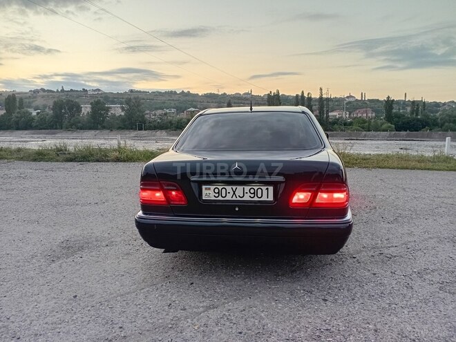 Mercedes E 240-6