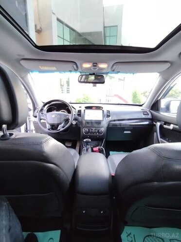 Kia Sorento-14