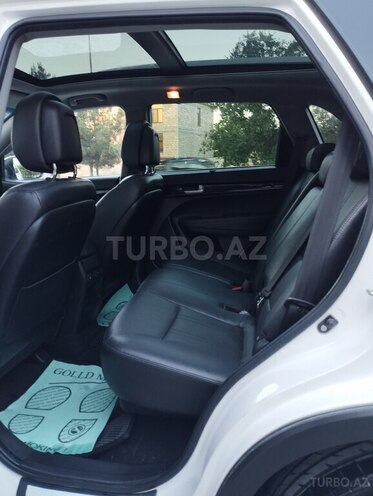 Kia Sorento-13