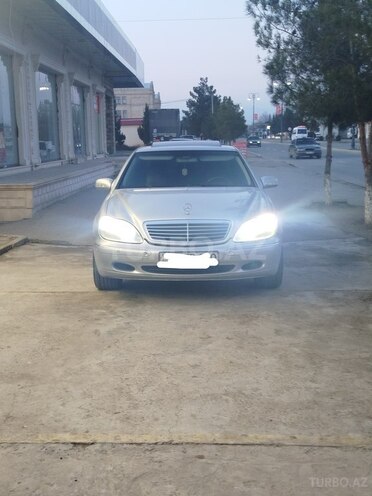 Mercedes S 320-1