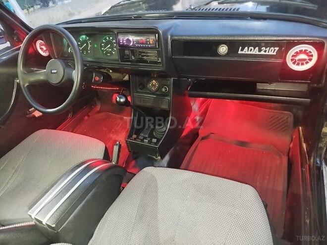 LADA (VAZ) 2107-4
