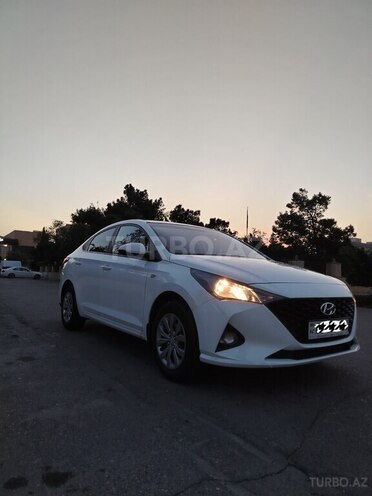 Hyundai Accent-4