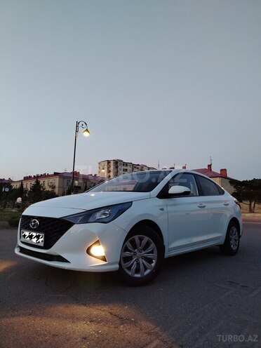 Hyundai Accent-3