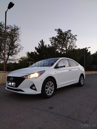 Hyundai Accent-7