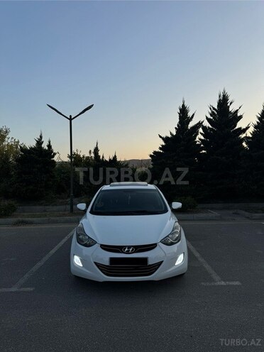 Hyundai Elantra-2