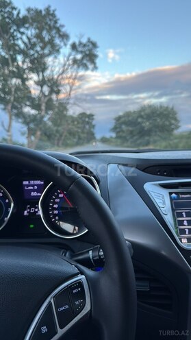 Hyundai Elantra-6