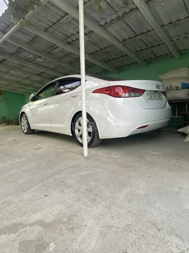 Hyundai Elantra-5