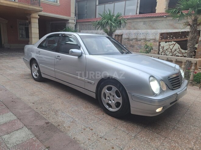 Mercedes E 270-10