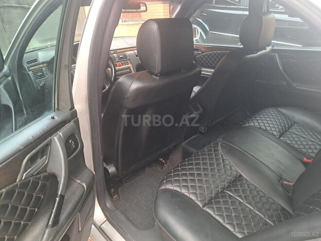 Mercedes E 270-5