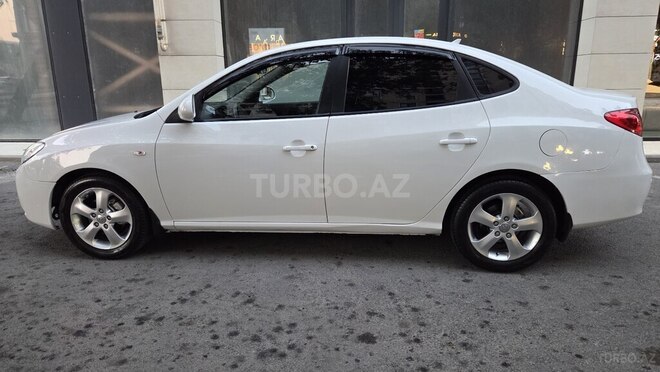 Hyundai Elantra-8