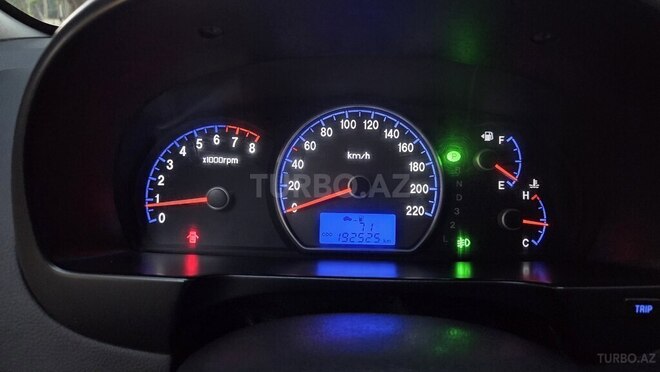 Hyundai Elantra-16