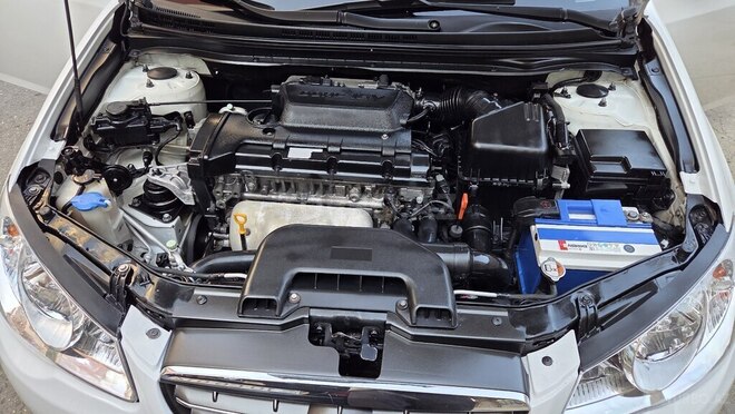 Hyundai Elantra-19