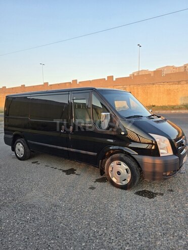 Ford Transit-7