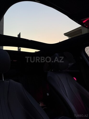 Mercedes E 300-8