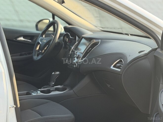 Chevrolet Cruze-10