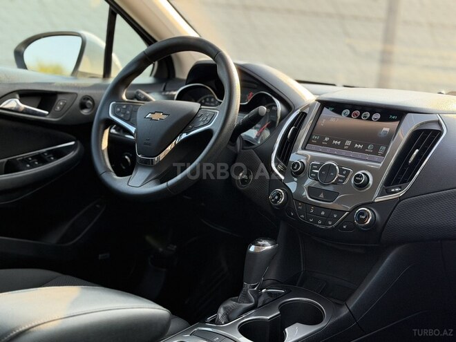 Chevrolet Cruze-13