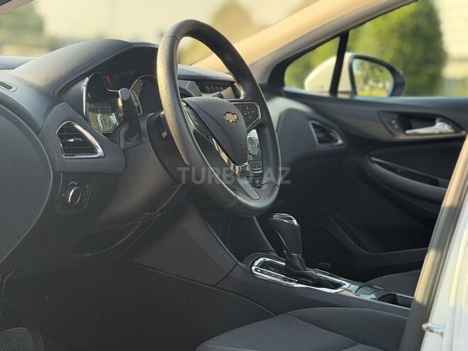 Chevrolet Cruze-11
