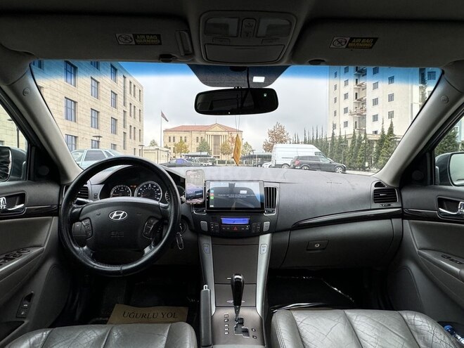 Hyundai Sonata-12