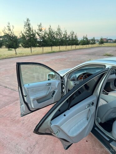 Mercedes C 200-17