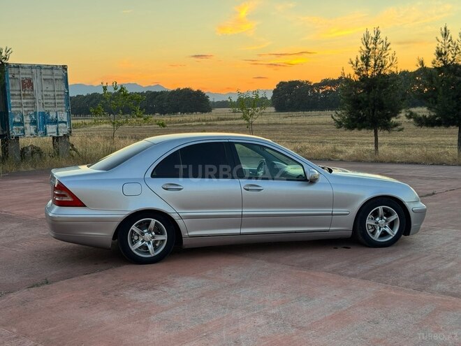 Mercedes C 200-11
