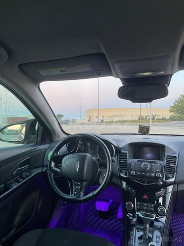 Chevrolet Cruze-13