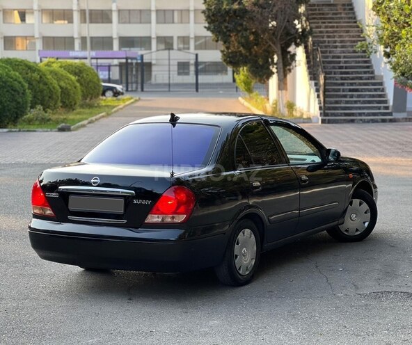 Nissan Sunny-5