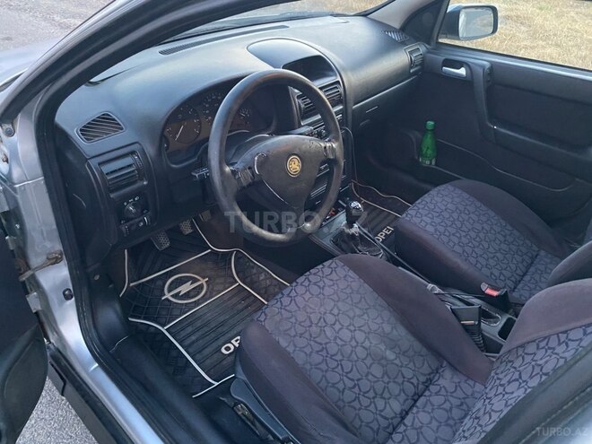Opel Astra-11