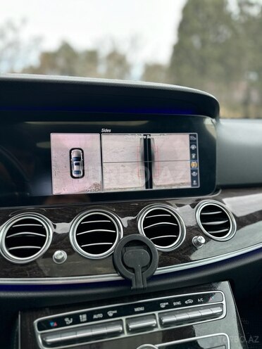Mercedes E 300-12